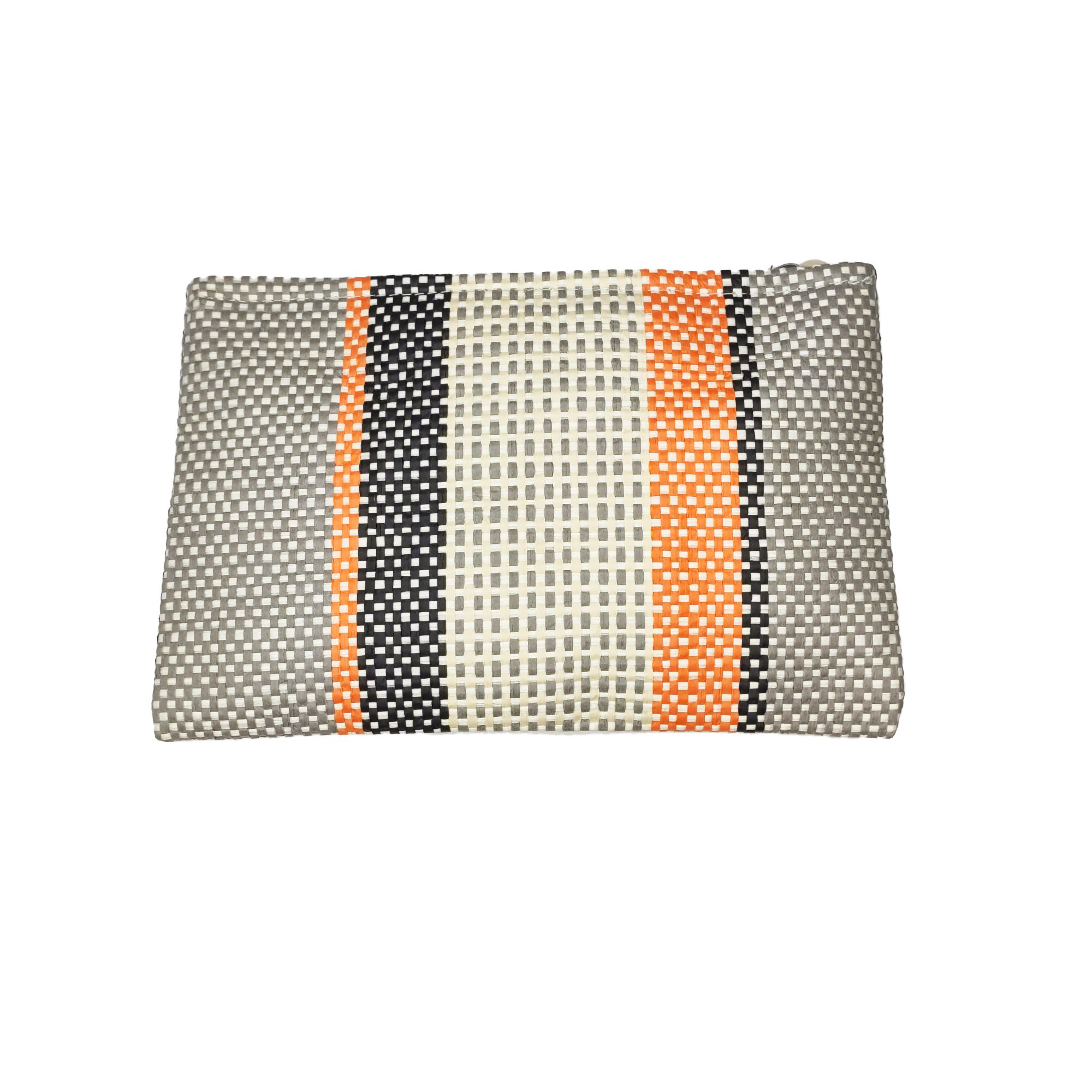 Bolso de mano trenzado a rayas de Maluca trasera Bolso de mano trenzado a rayas de Maluca trasera