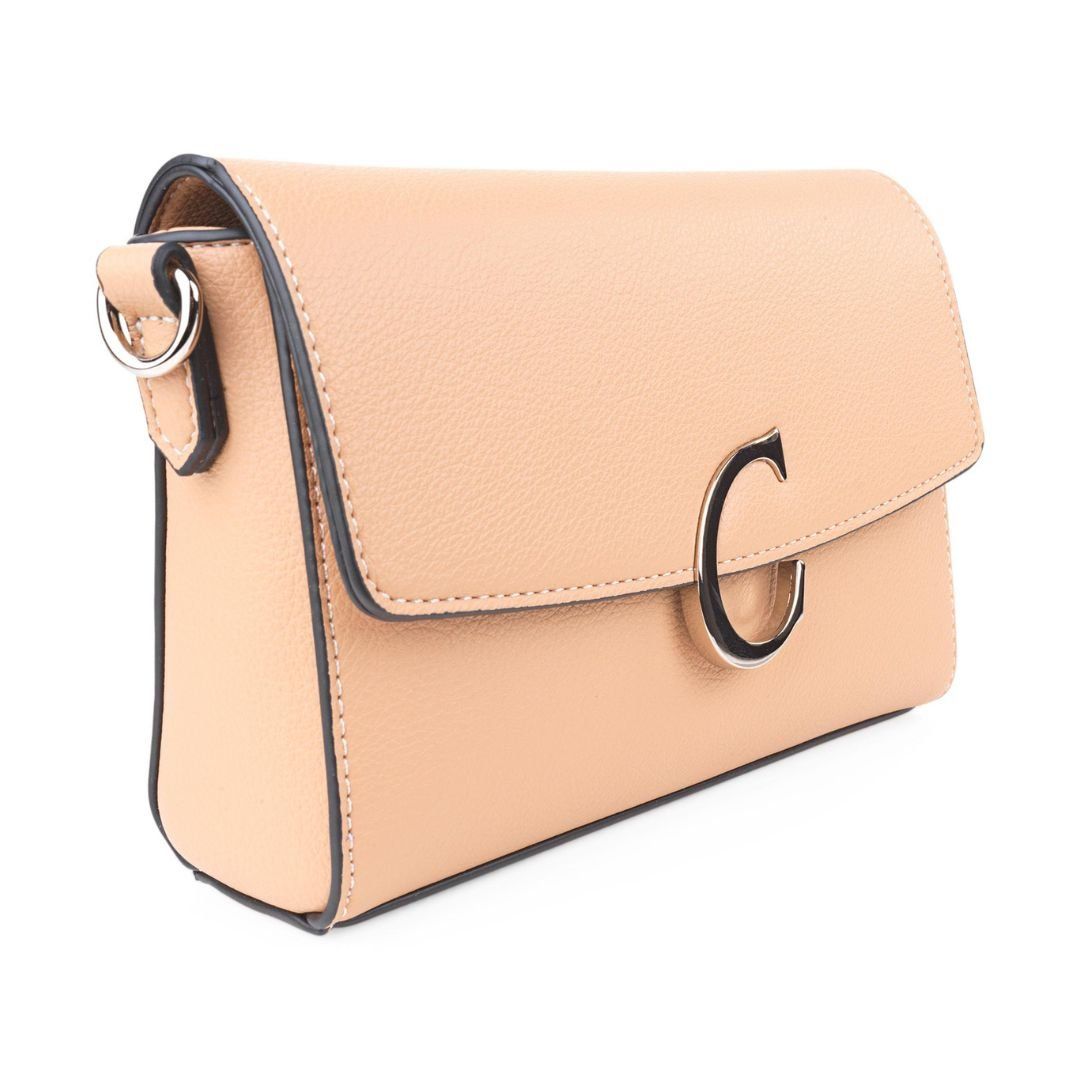 Bolso bandolera de mujer con solapa Cimarron camel lateral Bolso bandolera de mujer con solapa Cimarron camel lateral