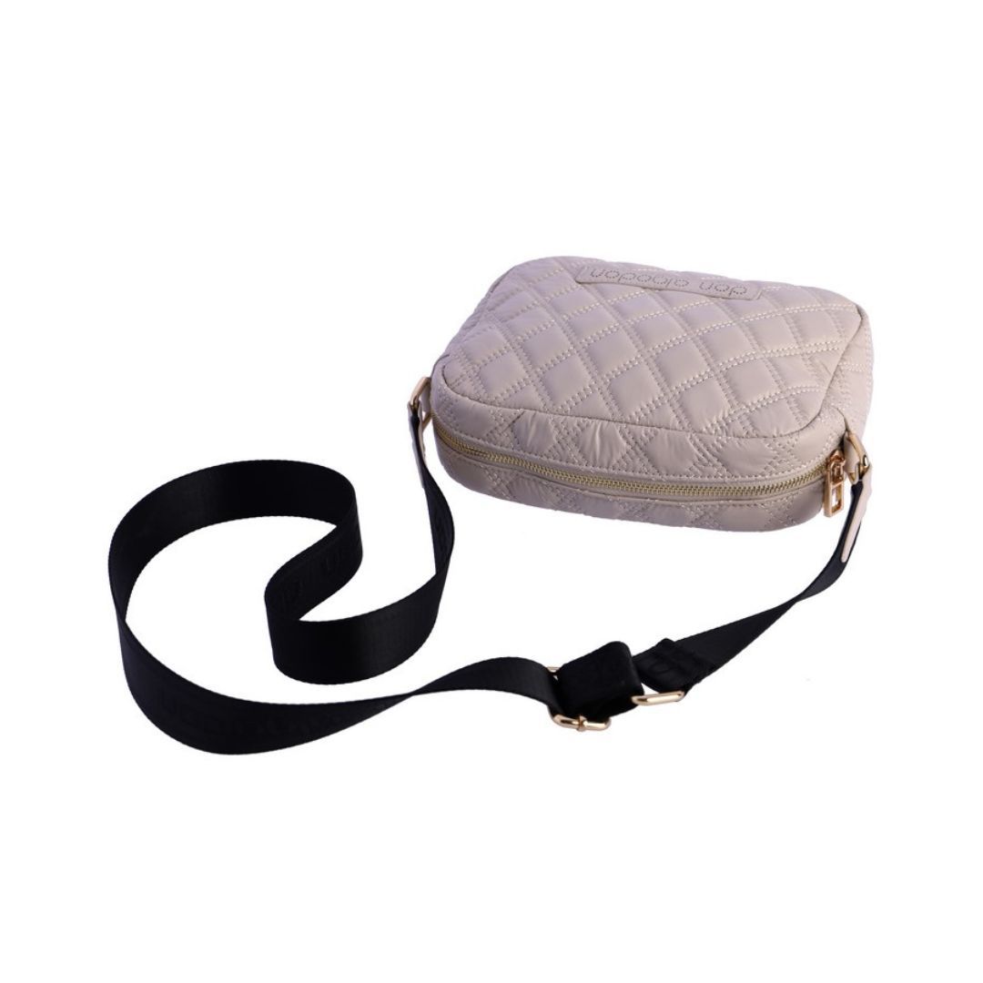 Bolso acolchado con bandolera Don Algodon marfil detalle de bandolera Bolso acolchado con bandolera Don Algodon marfil detalle de bandolera