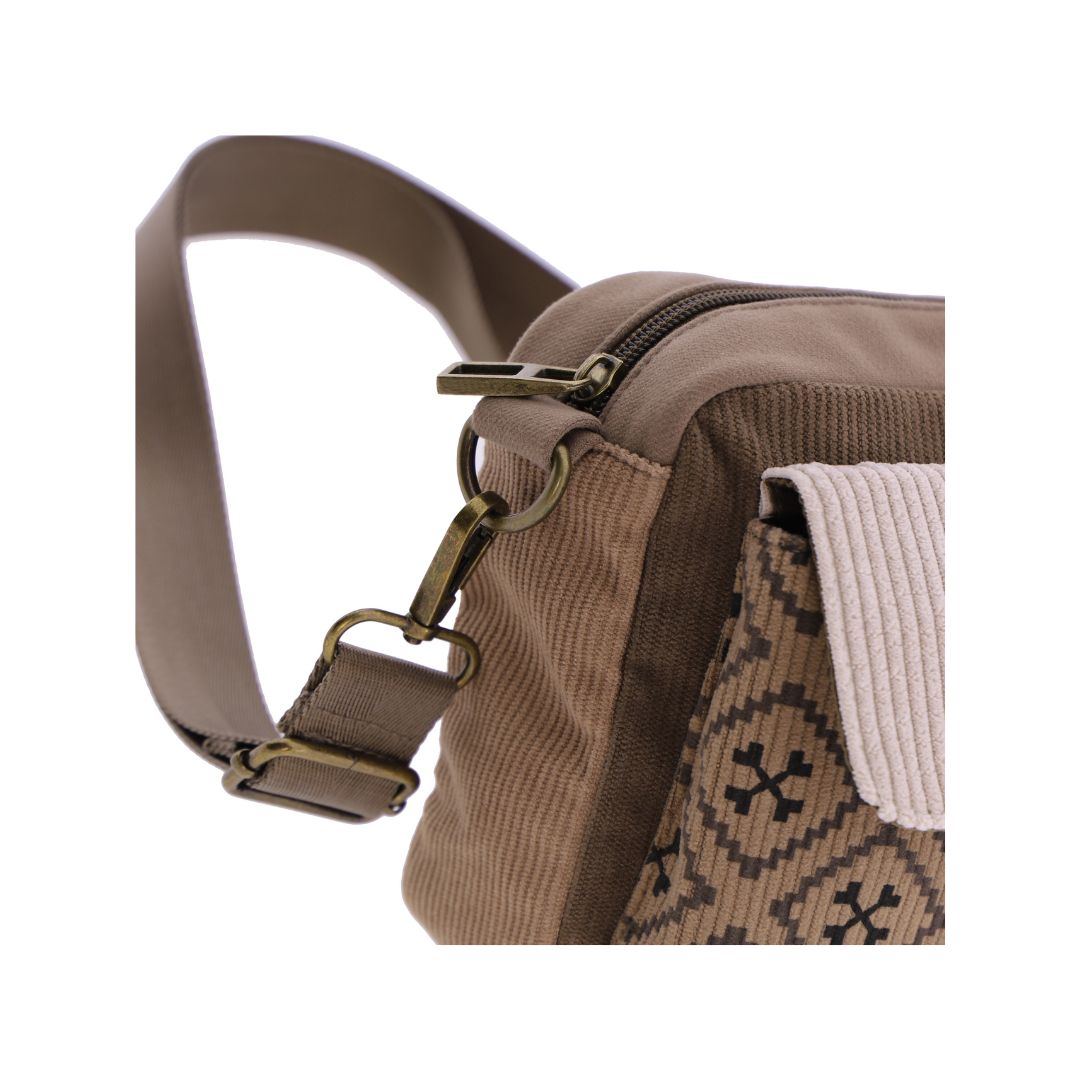 Bandolera Amichi mujer en tonos tostados detalle de cremallera Bandolera Amichi mujer en tonos tostados detalle de cremallera