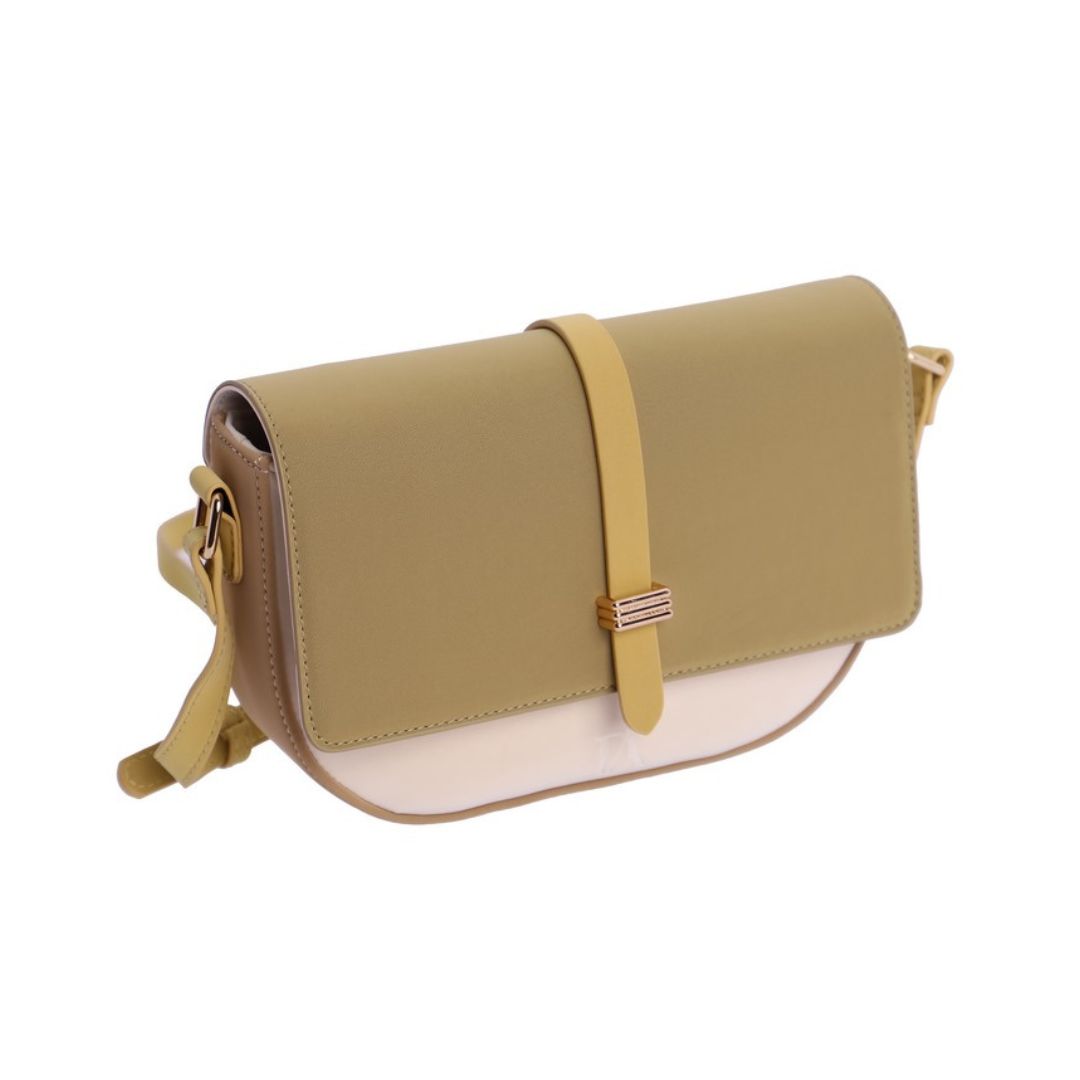 Bandolera Don algodon con solapa verde ladeado