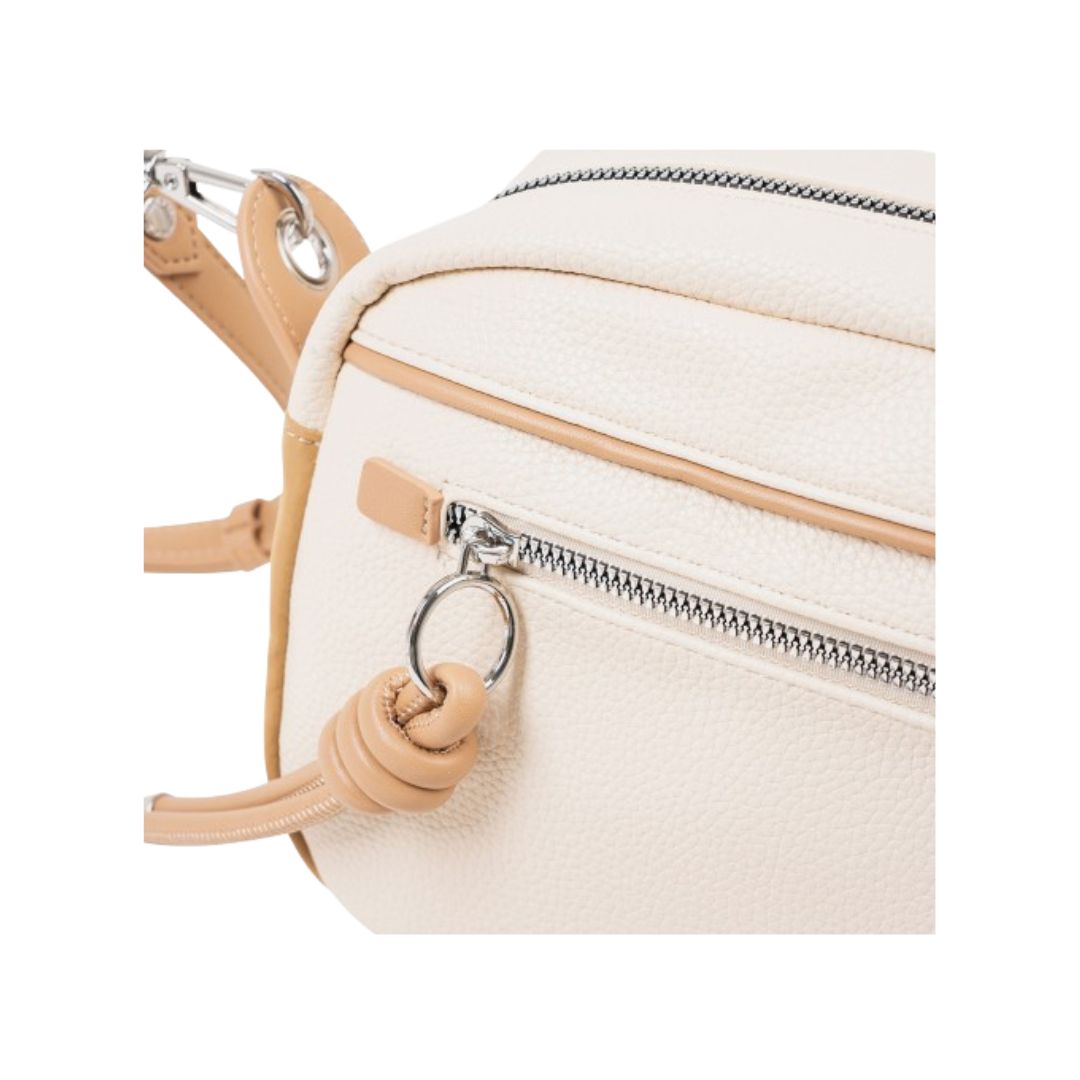 Bolso bandolera camel Matties detalle de cremallera Bolso bandolera camel Matties detalle de cremallera