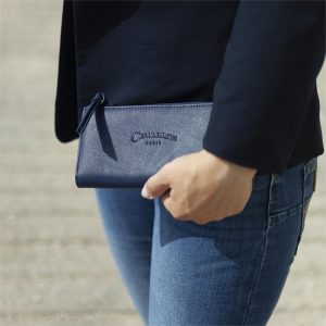 cartera mujer Cimarron azul modelo